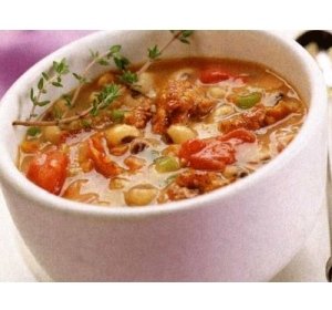 Густой суп с мясом и фасолью
