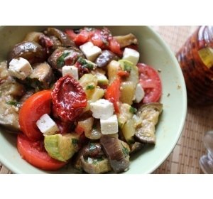 Салат из запеченных овощей с фетой