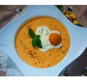Сладкий персиковый суп